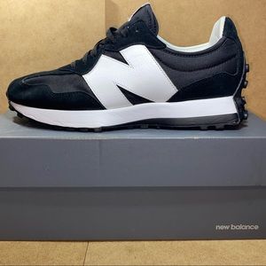New balance 327 black and white sz 10.5